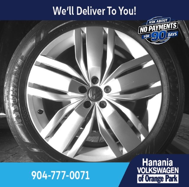 Used 2019 Red Volkswagen 3.6L V6 SE image 11