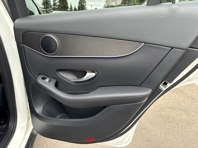 Used 2021  Mercedes-Benz GLC 300 image 15