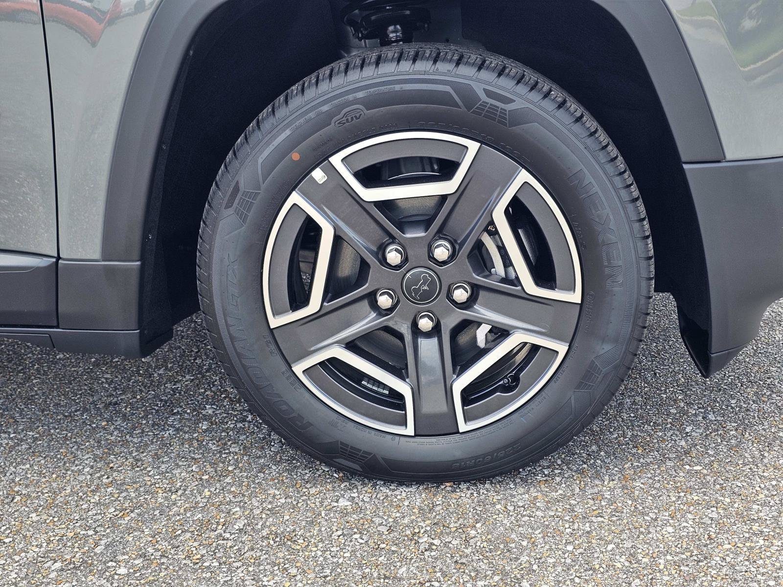 New 2026 Sting-Gray Clearcoat Jeep Laredo image 6
