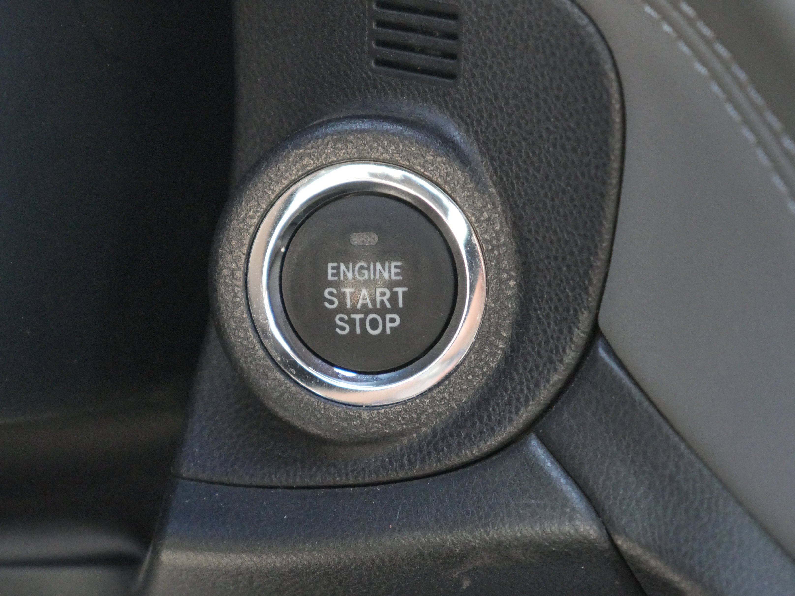Used 2023 Ice Silver Metallic Subaru Onyx Edition XT image 9