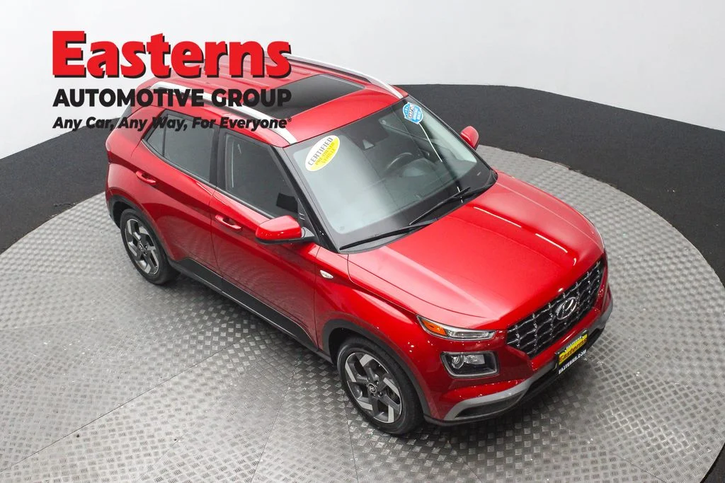Used 2022 Red Hyundai SEL image 3