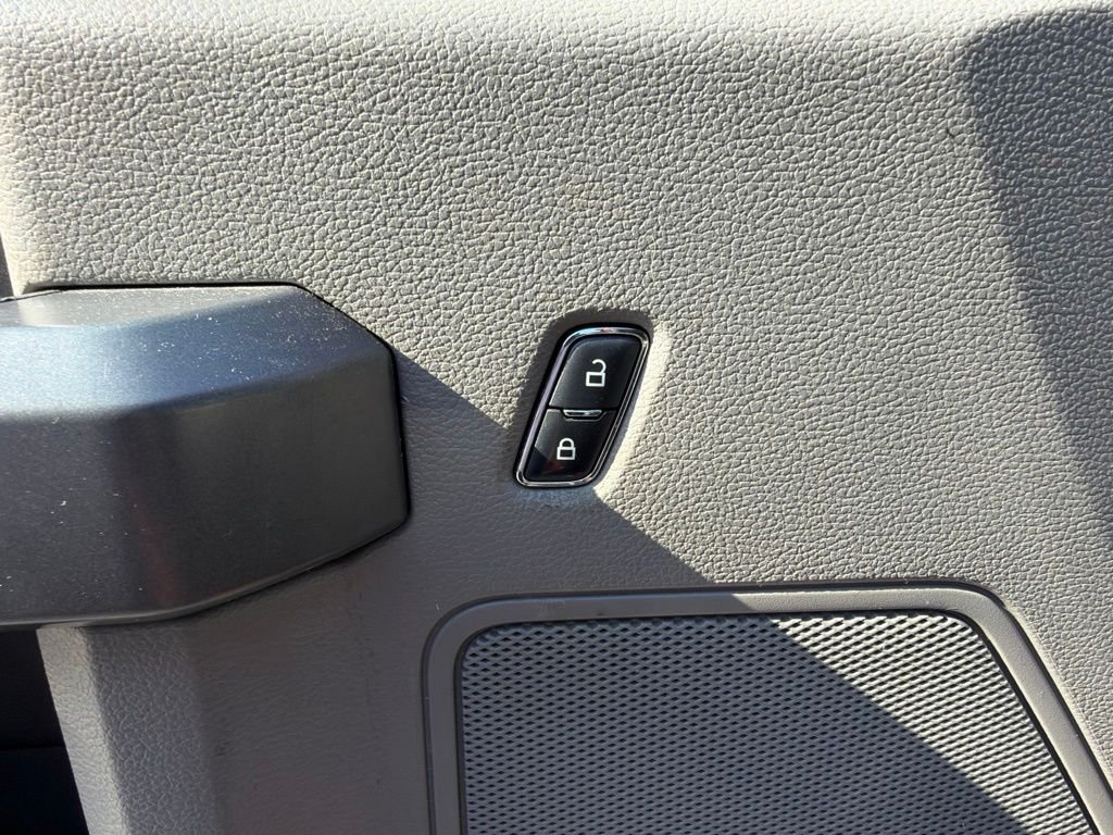 Used 2017 Red Ford XLT image 21