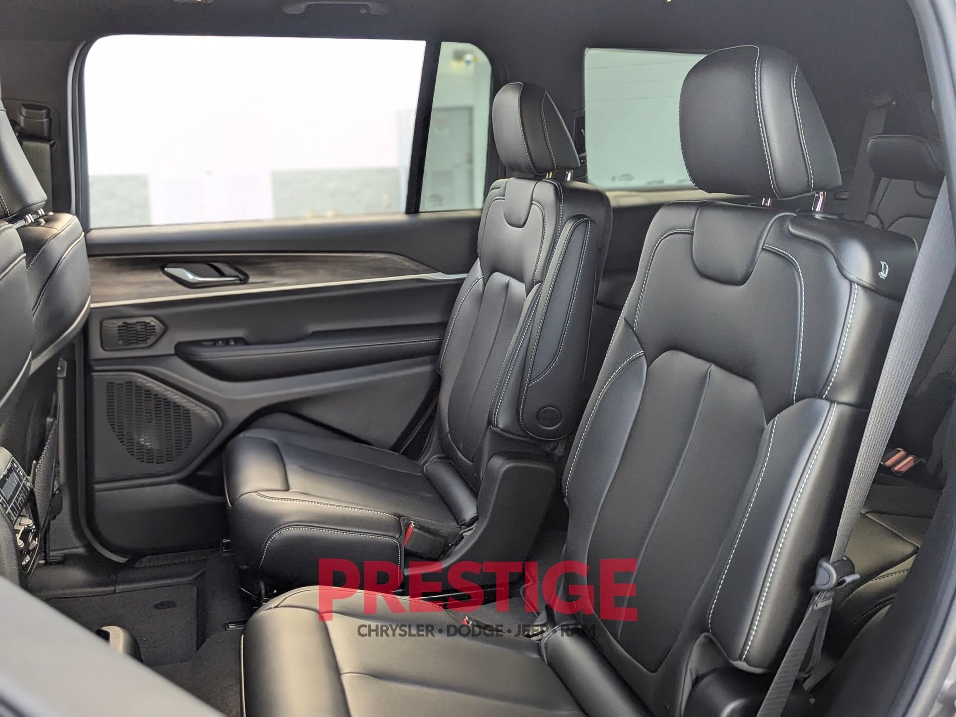 New 2026 Baltic Gray Metallic Clearcoat Jeep Limited image 25