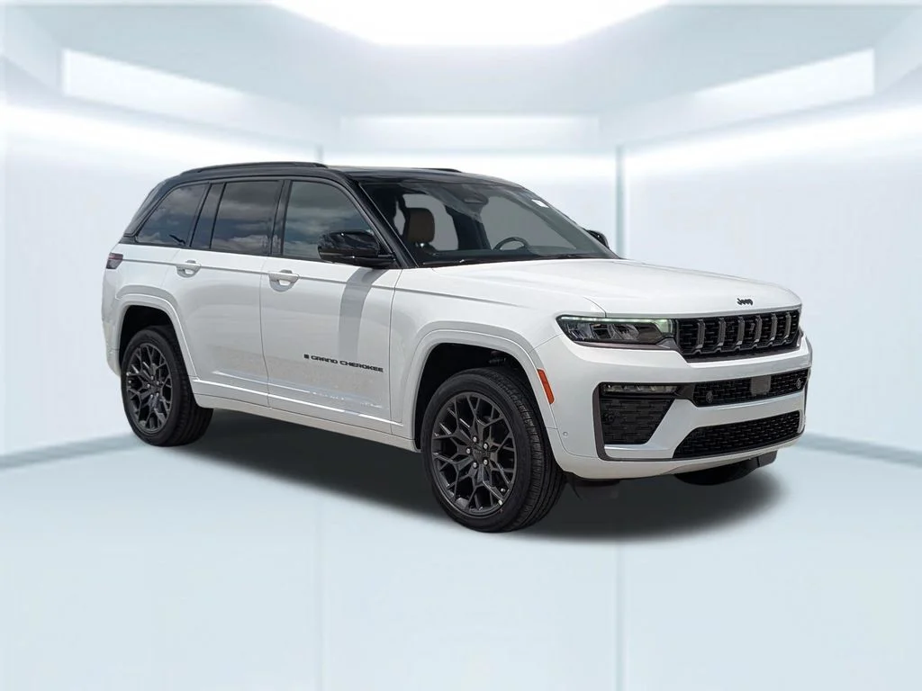 New 2026 White Jeep Summit image 9