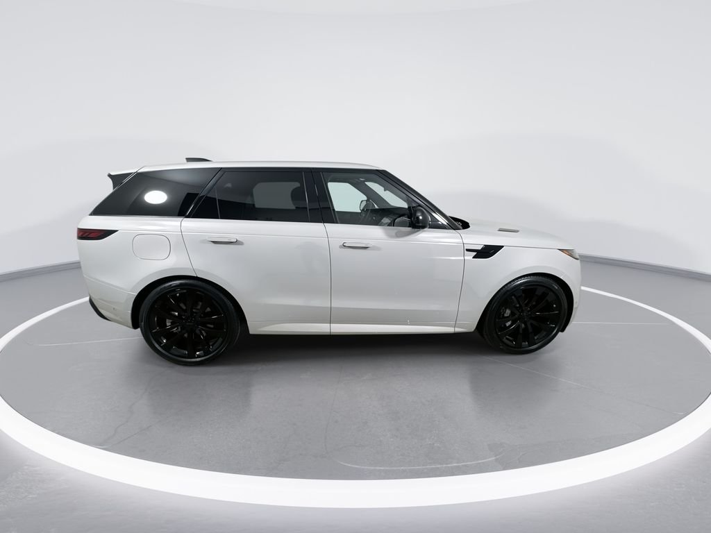 New 2026 Borasco Grey Land Rover Dynamic SE image 9