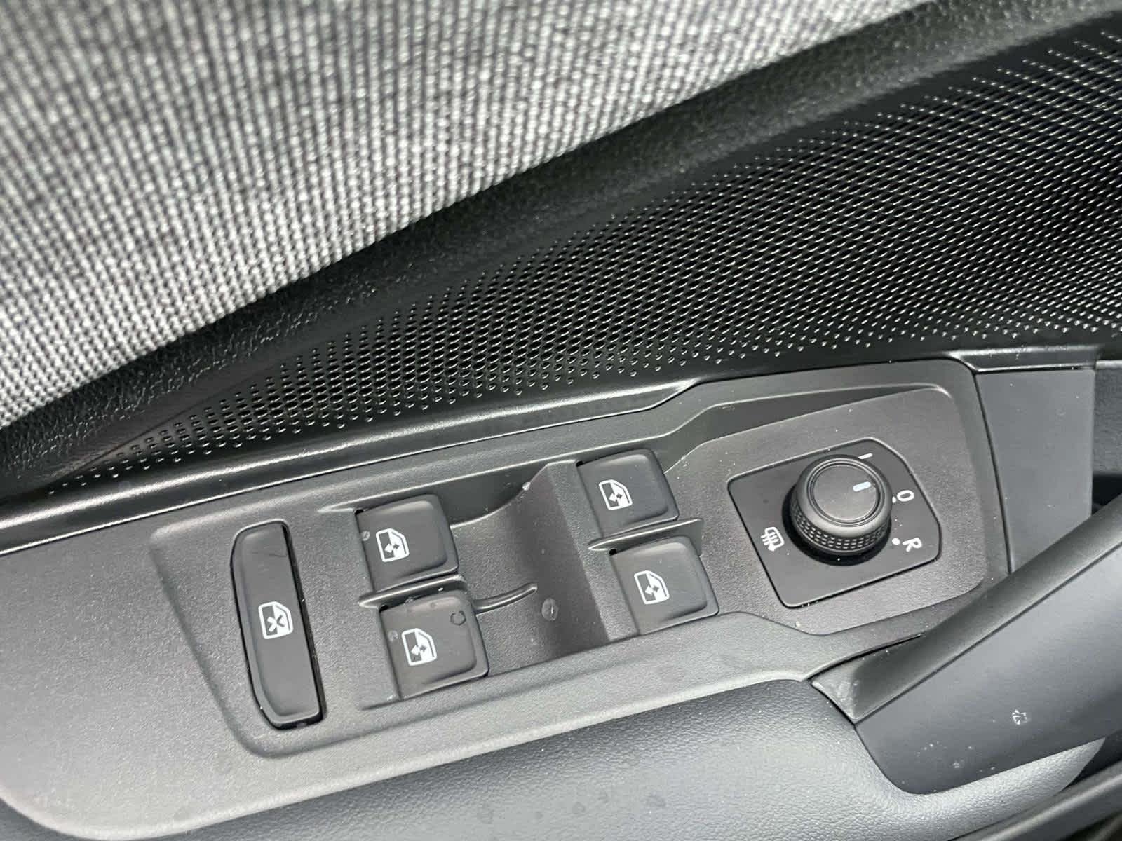 New 2026 Platinum Gray Metallic Volkswagen S image 25