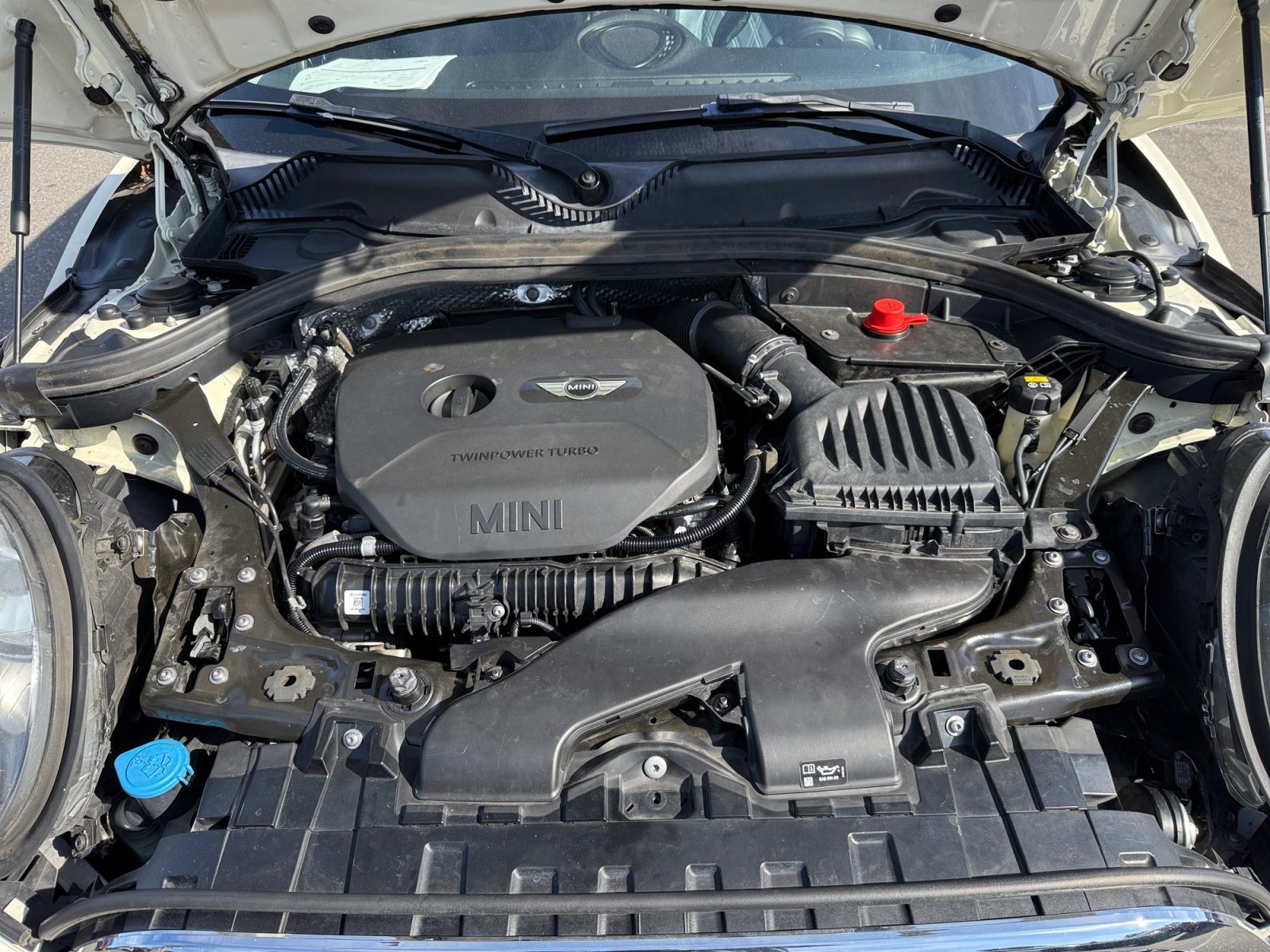 Used 2017 Pepper White MINI Clubman image 20