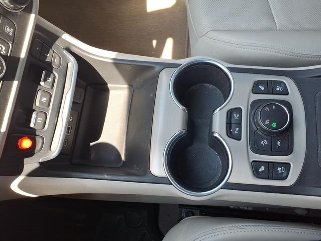 Used 2019 White GMC Denali image 26
