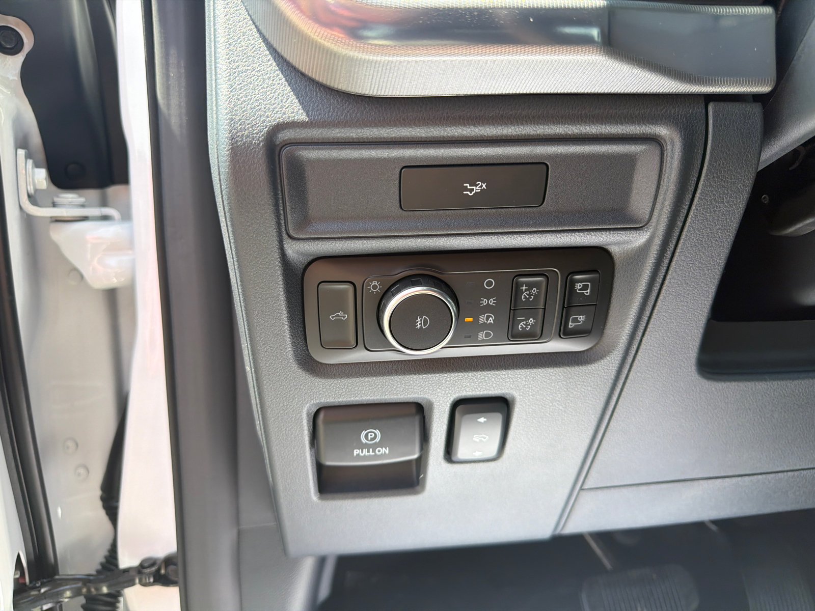 New 2026 Star White Metallic Tri-Coat Ford Lariat® image 19