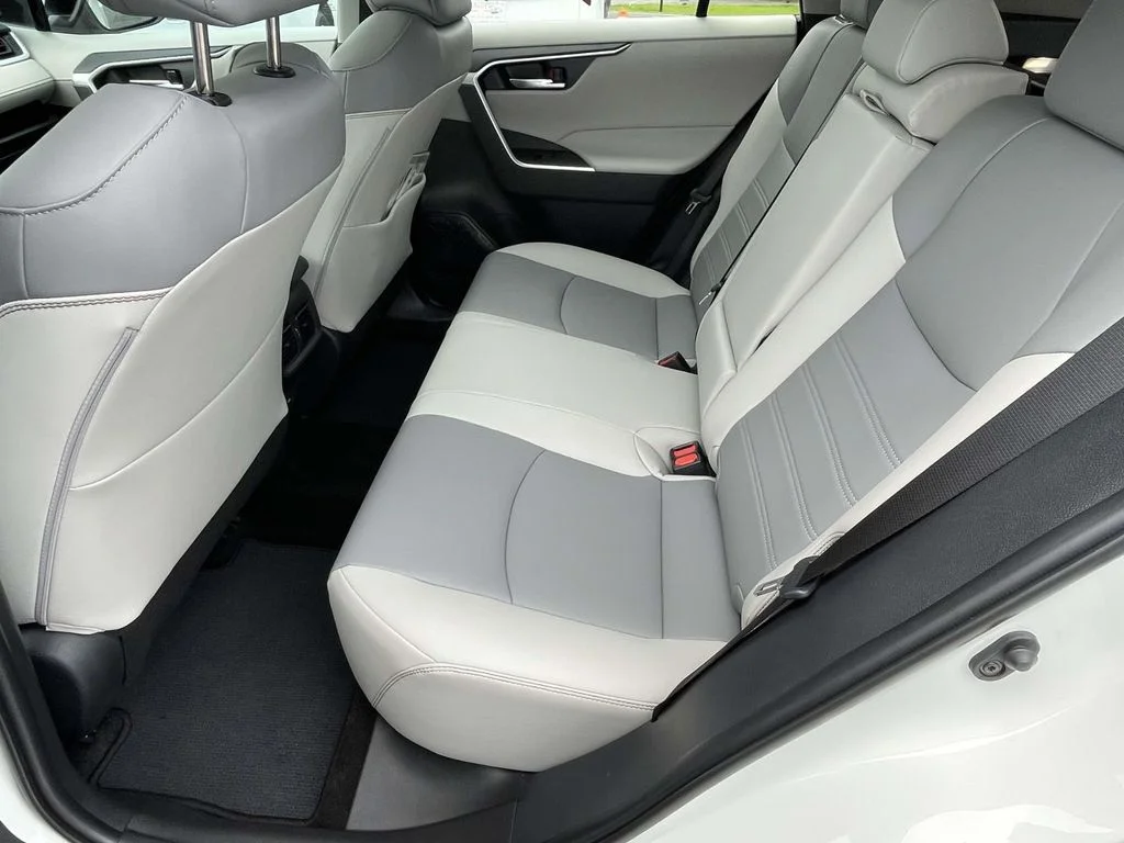 Used 2025 Wind Chill Pearl Toyota XLE Premium image 11
