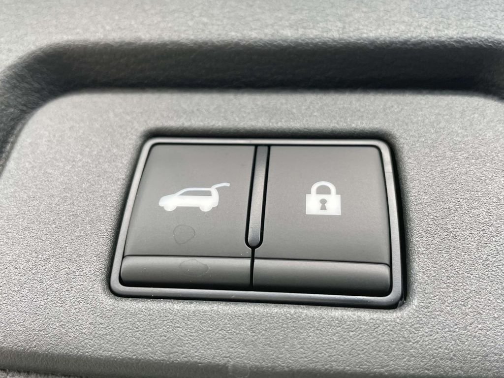 New 2026 Boulder Gray Pearl / Super Black Two-tone Nissan Platinum image 10