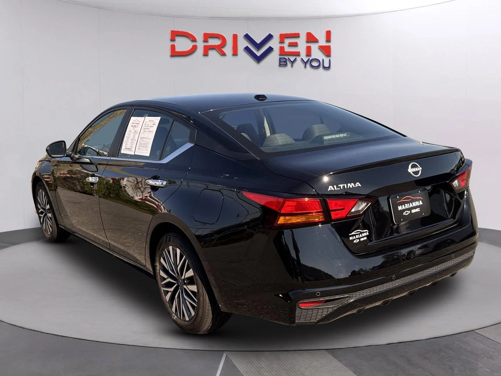 Used 2025 Super Black Nissan SV image 5