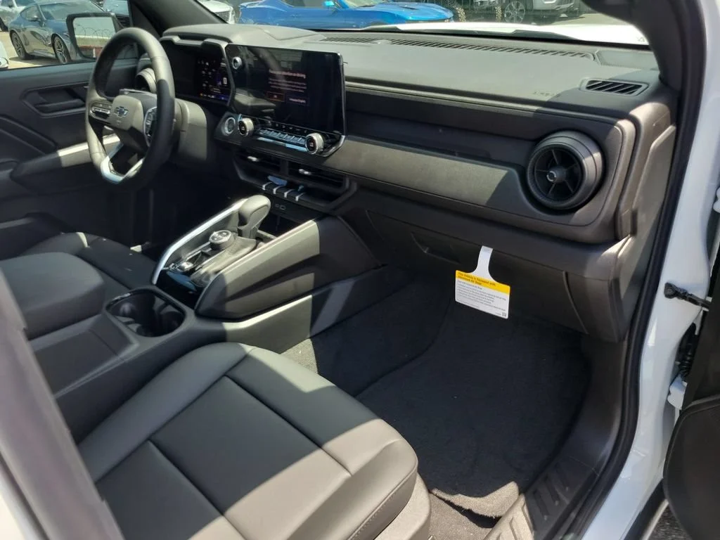 New 2026 Summit White Chevrolet Trail Boss image 29
