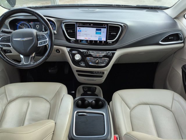 Used 2021 Silver Chrysler Touring L image 14