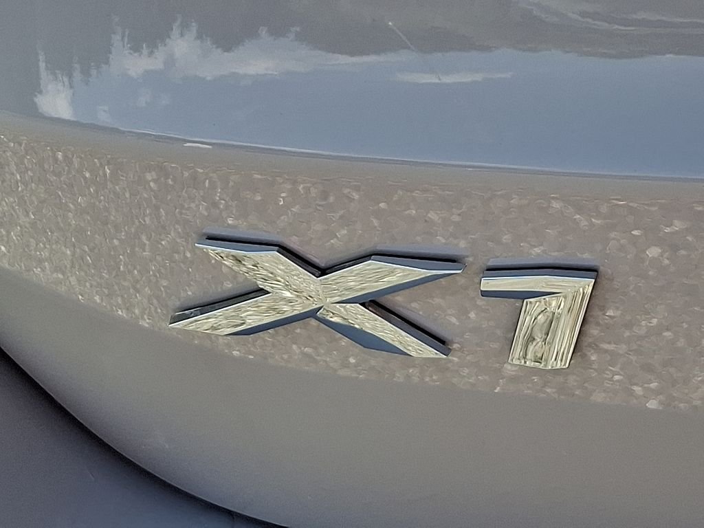 New 2027 Dune Grey Metallic BMW xDrive28i image 11