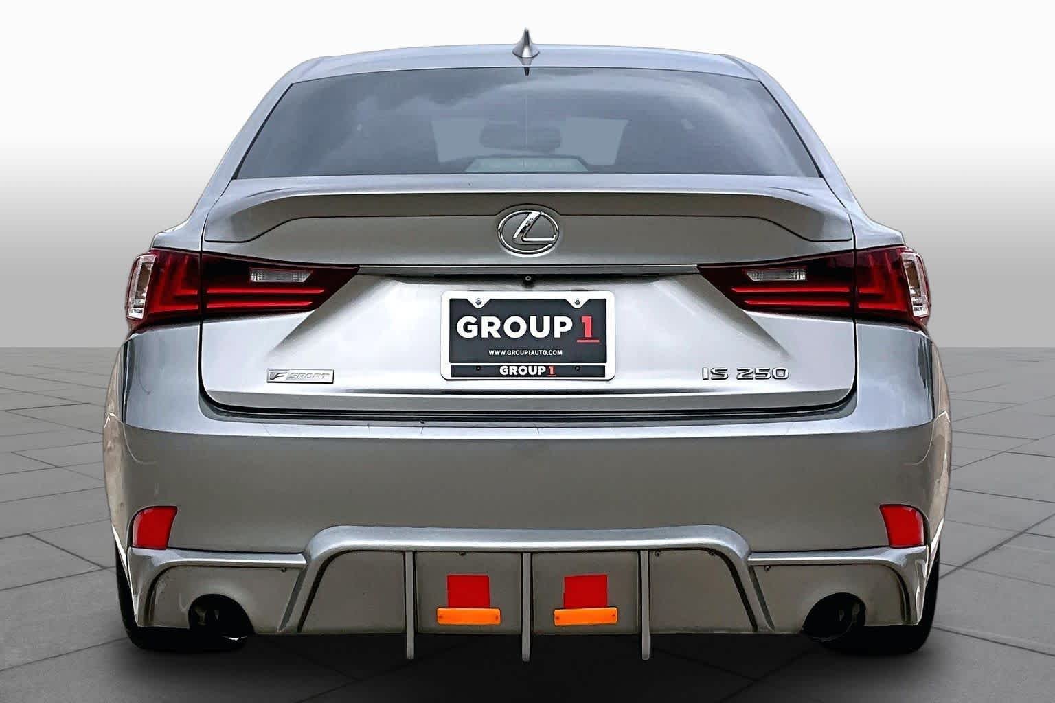 Used 2015 Atomic Silver Lexus  image 5