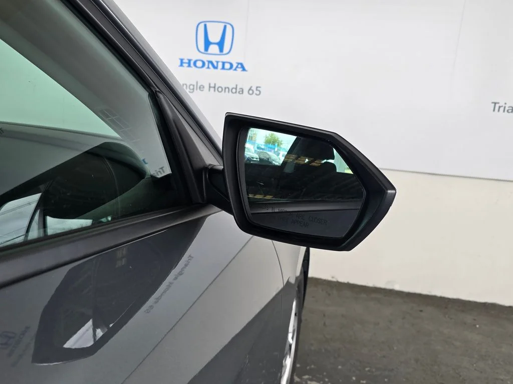 Used 2025  Hyundai SE image 45