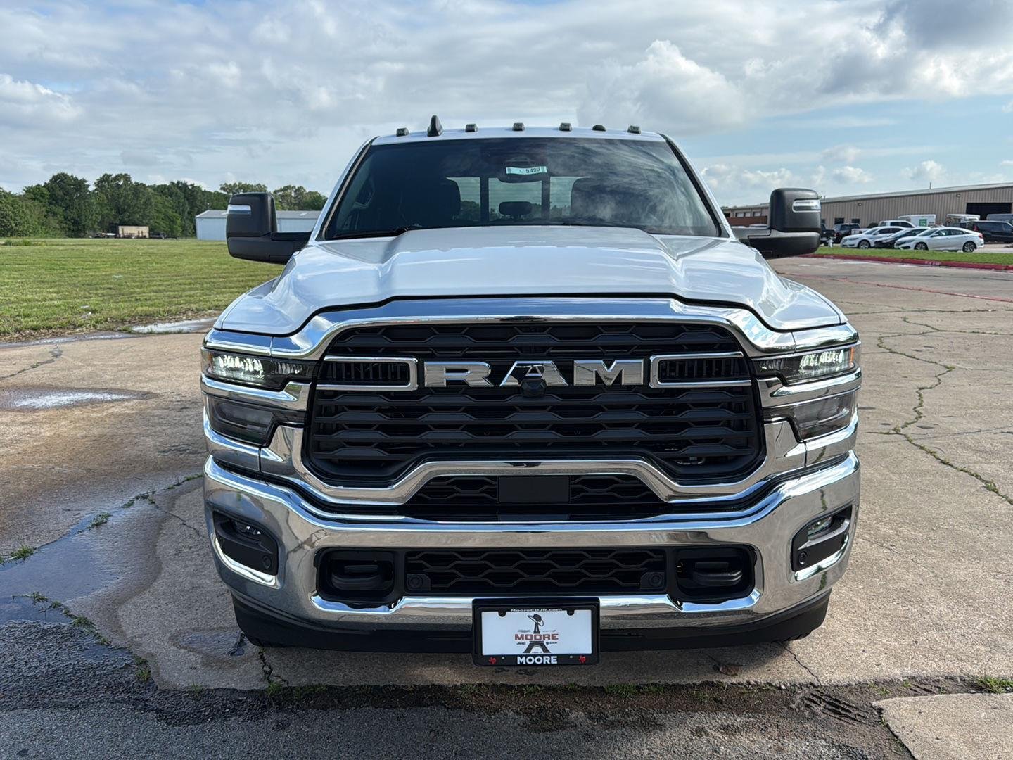 New 2026 Bright White Clear-Coat Exterior Paint RAM Tradesman image 2