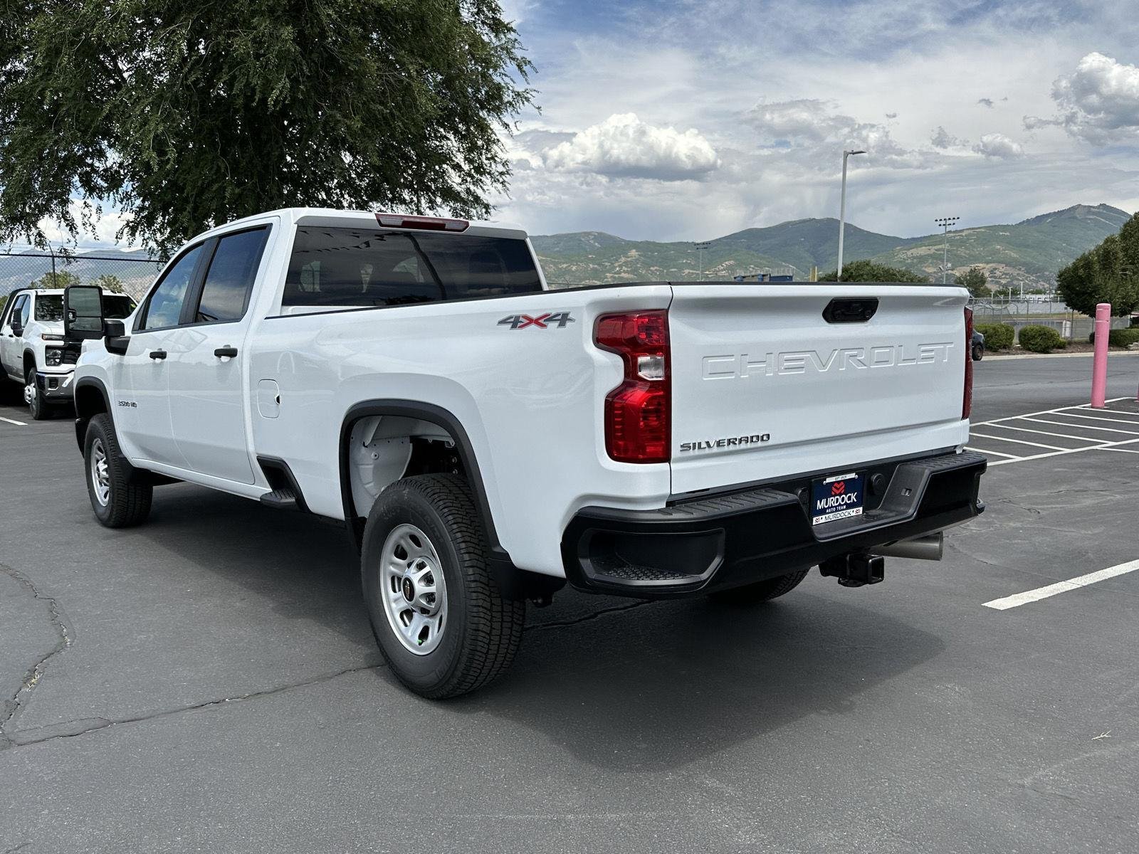 New 2026 Summit White Chevrolet WT image 12