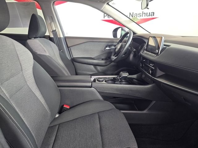 Used 2023 Gun Metallic Nissan SV image 3