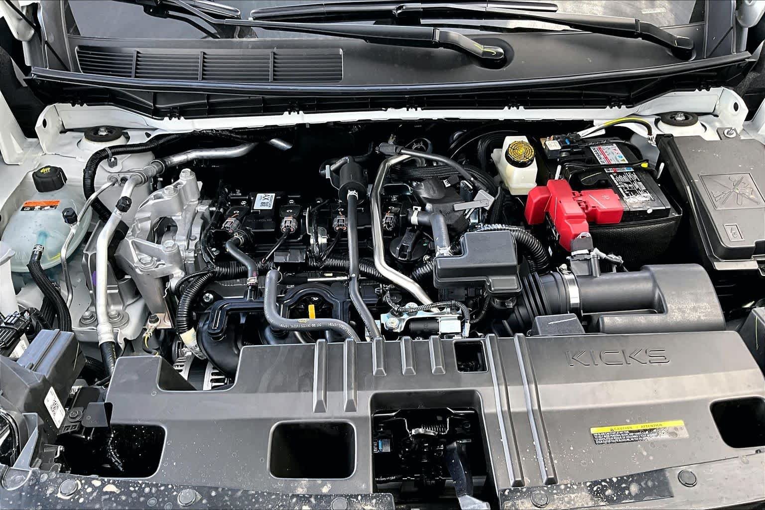 New 2026 Aspen White Tricoat/Super Black Nissan SR image 16