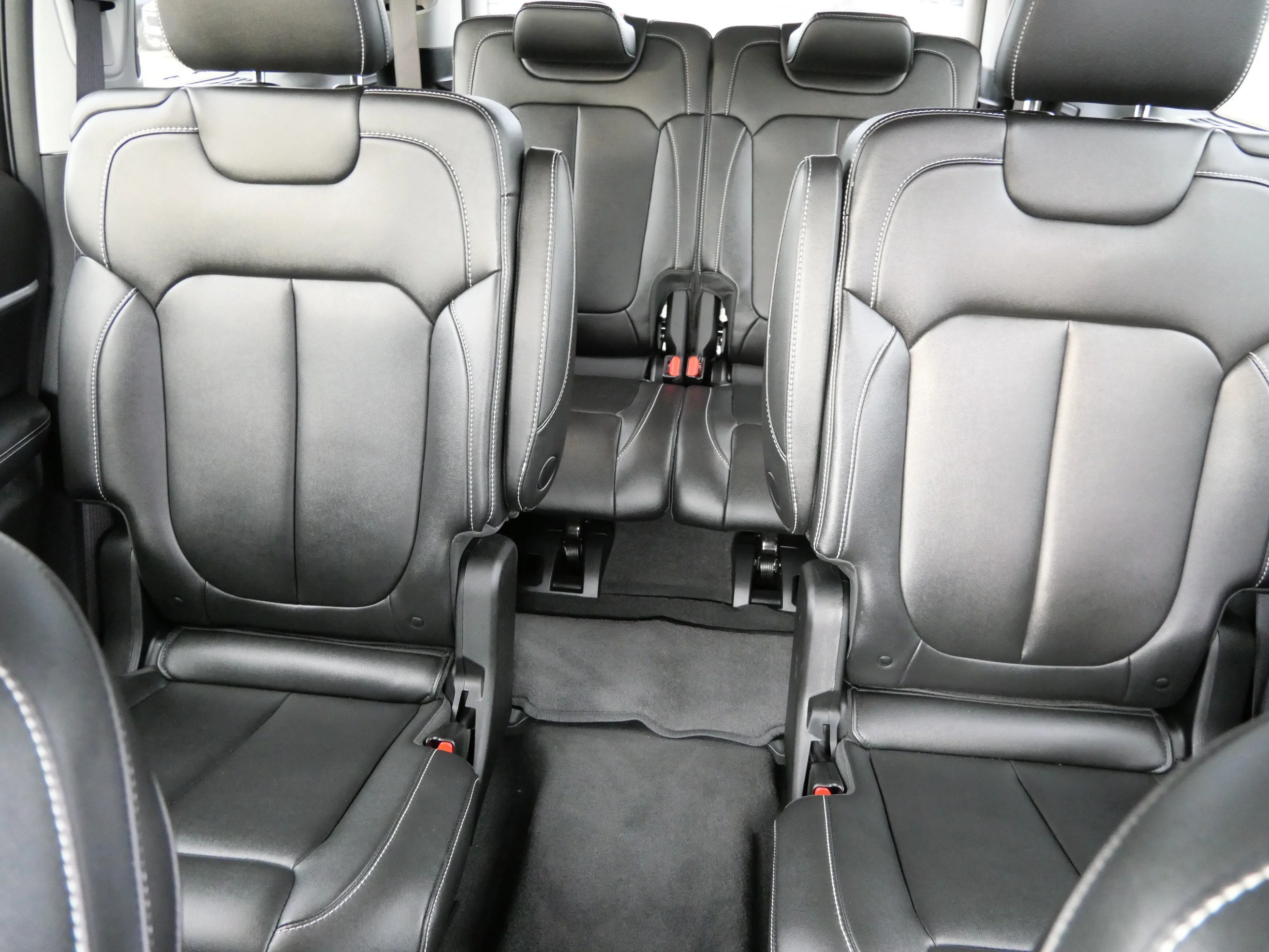 Used 2023 Bright White Clearcoat Jeep Limited image 13