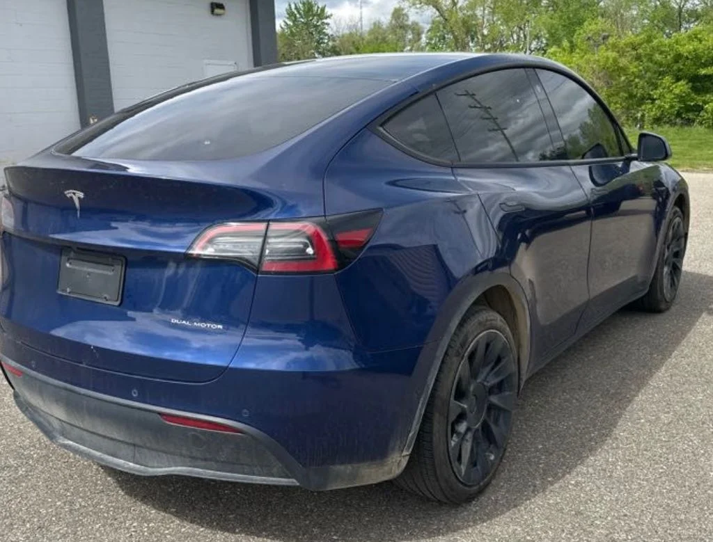 Used 2022 Blue Tesla Long Range image 14