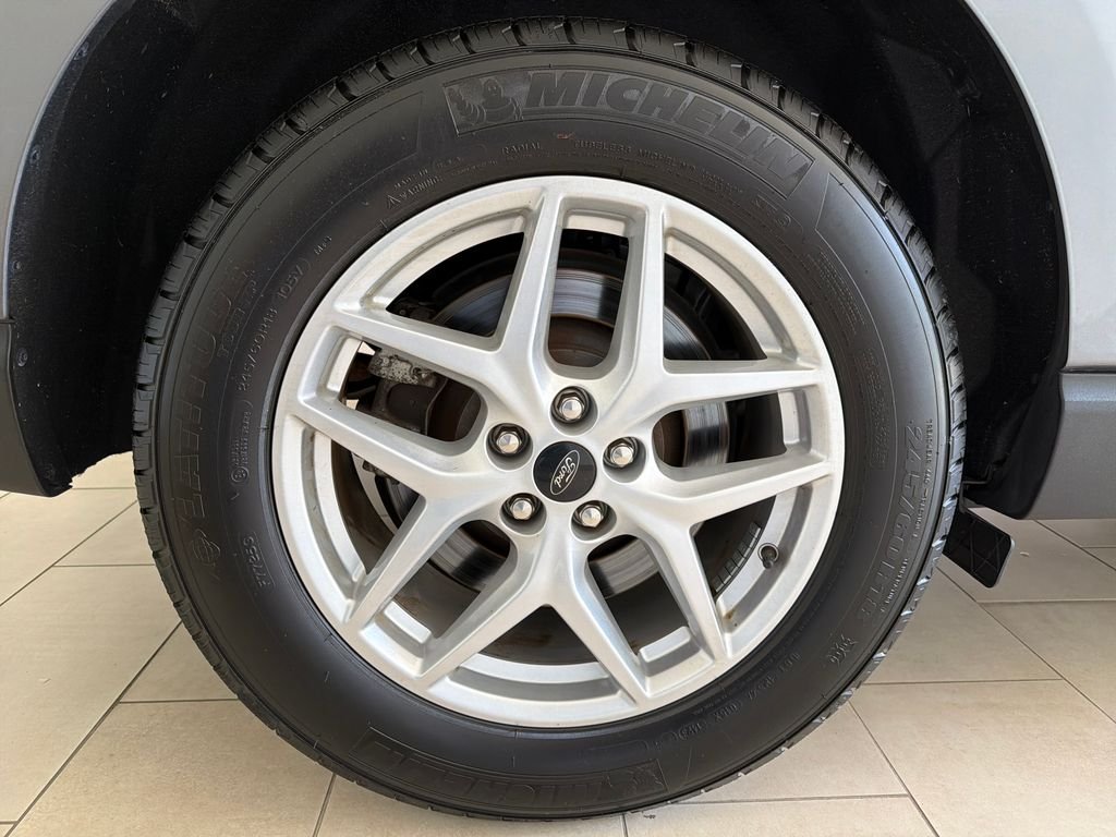 Used 2023 Gray Metallic Ford SEL image 8