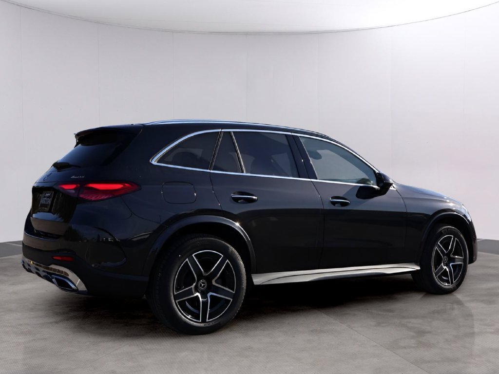 Used 2026 Graphite Grey Metallic Mercedes-Benz GLC 300 image 7