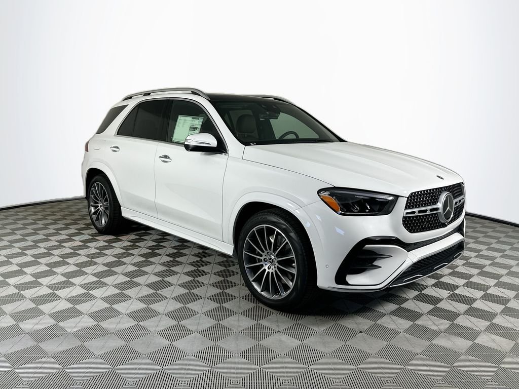 New 2026 MANUFAKTUR Moonlight White Metallic Mercedes-Benz GLE 450 image 1