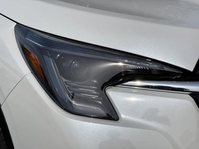 New 2026 CRYSTAL WHITE PEARL Subaru Limited 7-Passenger image 35