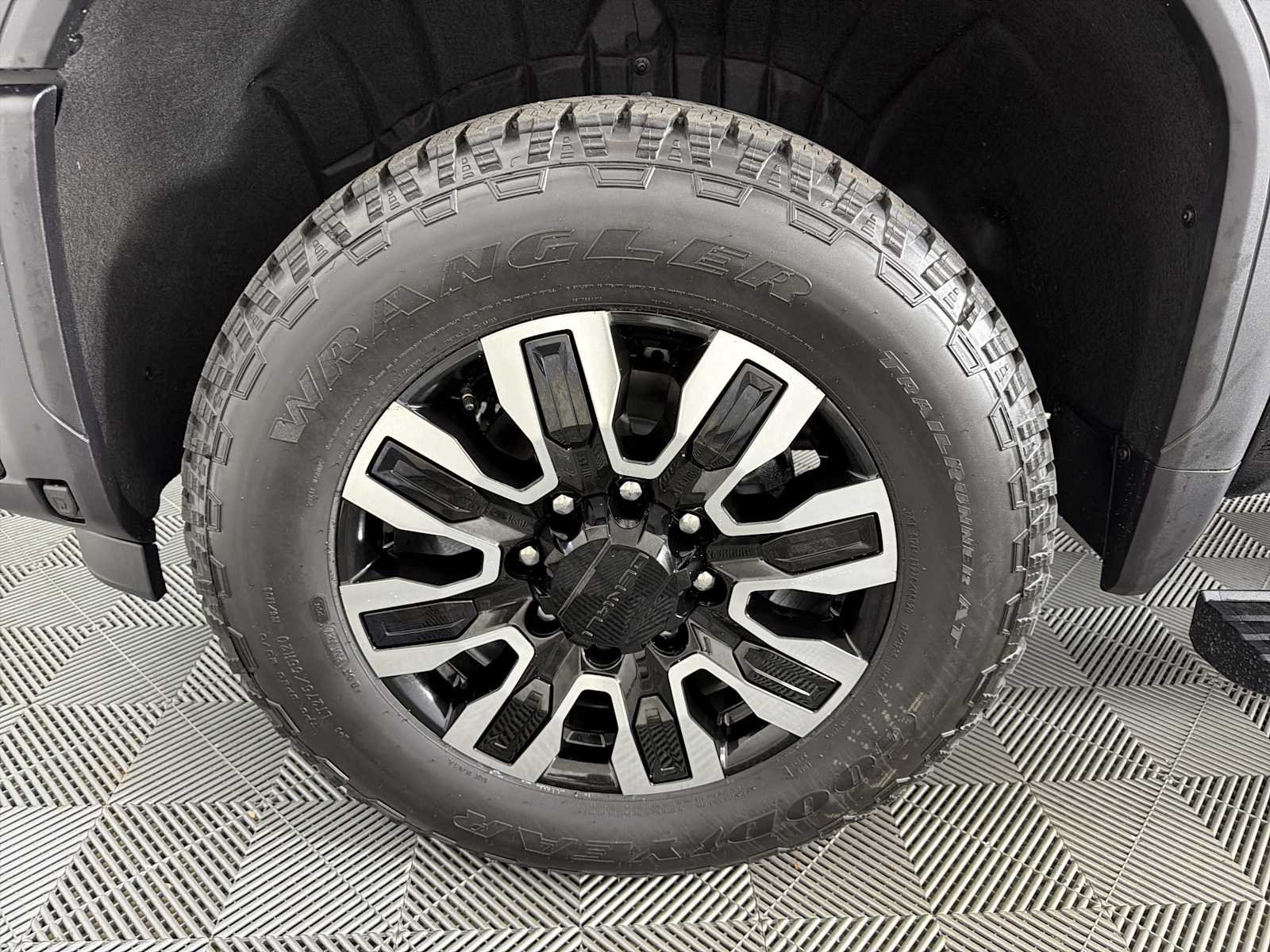 2026 GMC Sierra 2500HD Denali Ultimate - Photo 9