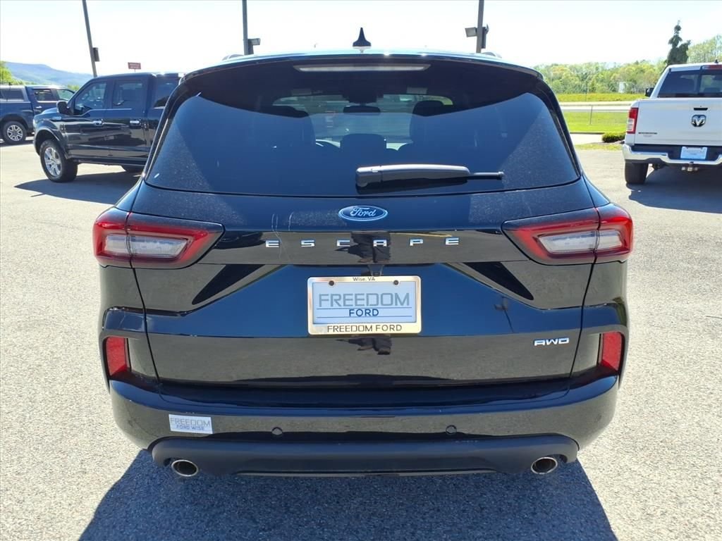 Used 2024 Black Metallic Ford ST-Line Select image 4
