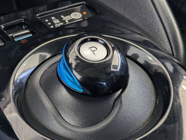 Used 2021 Gun Metallic Nissan SV image 18
