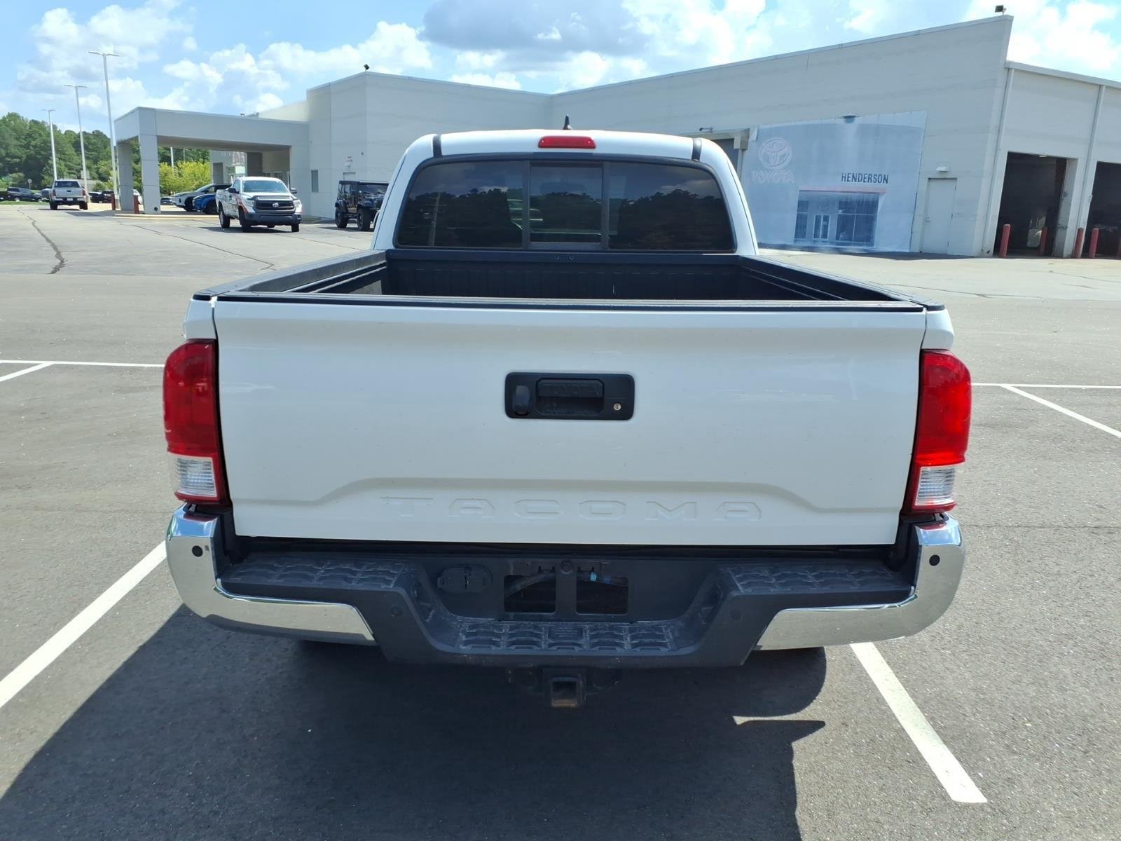 Used 2017  Toyota SR image 4