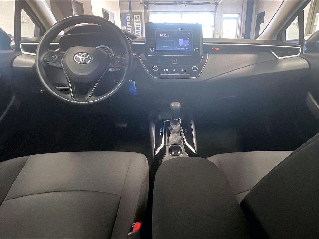 Used 2022 Gray Toyota LE image 21