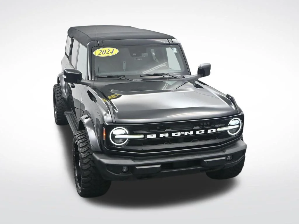 Used 2024 Shadow Black Ford Outer Banks image 33