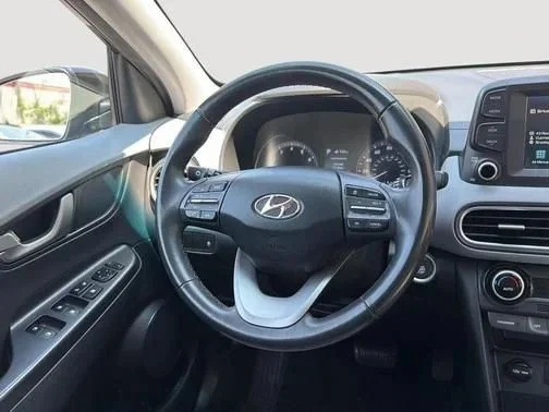 Used 2018 Ultra Black Hyundai Limited image 11