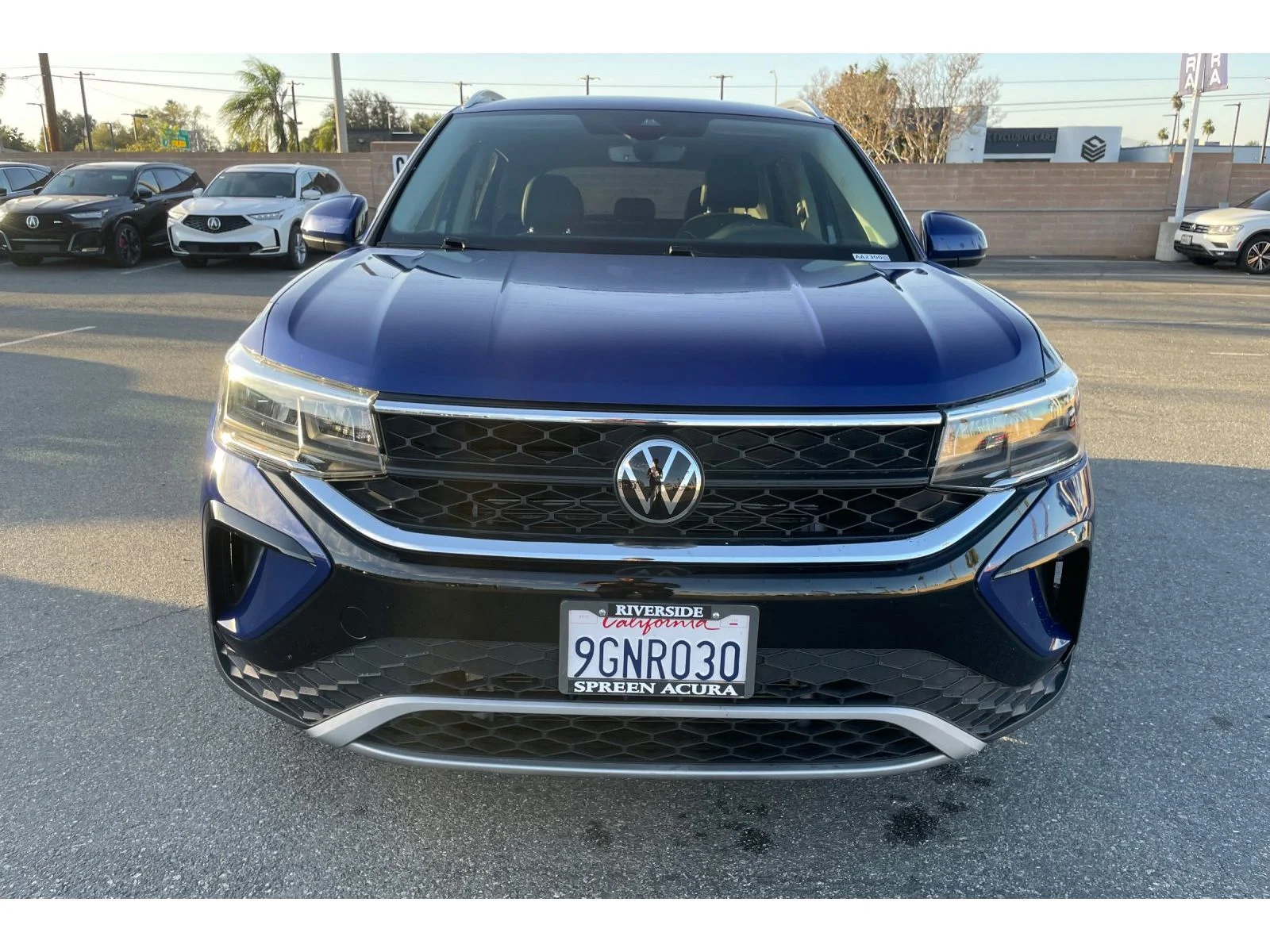 Used 2023 Dusk Blue Metallic Volkswagen SE image 8