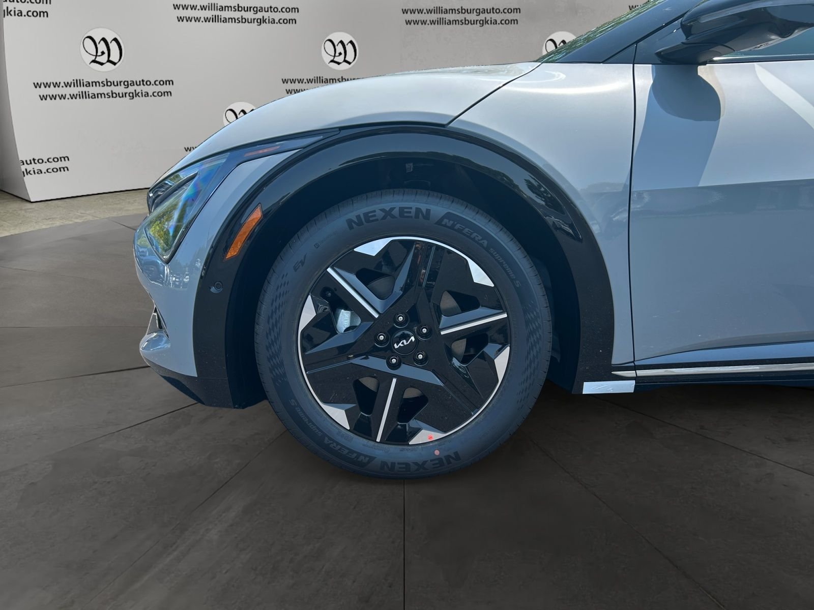 New 2026 Wolf Gray Kia WIND image 14