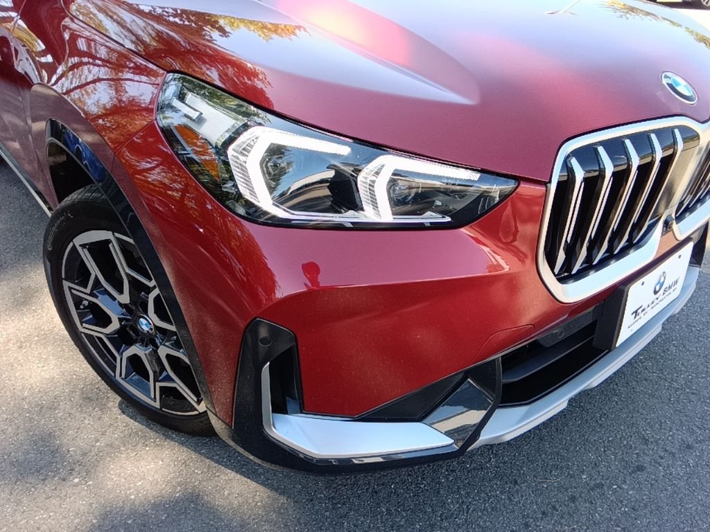 Certified Used 2026 Vegas Red Metallic BMW xDrive28i image 30