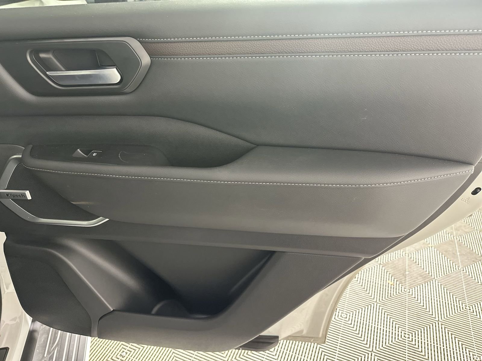 2025 Nissan Armada Platinum - Photo 32