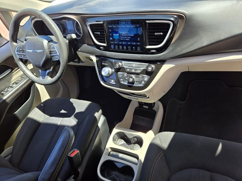 Used 2017 Molten Silver Chrysler Touring image 14