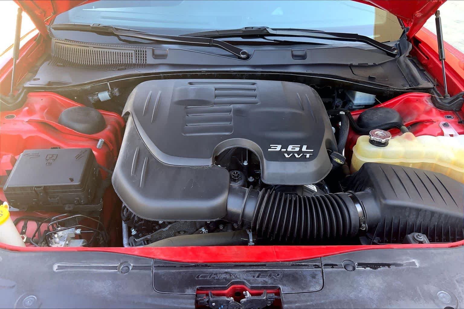 Used 2021 Torred Clearcoat Dodge SXT image 29