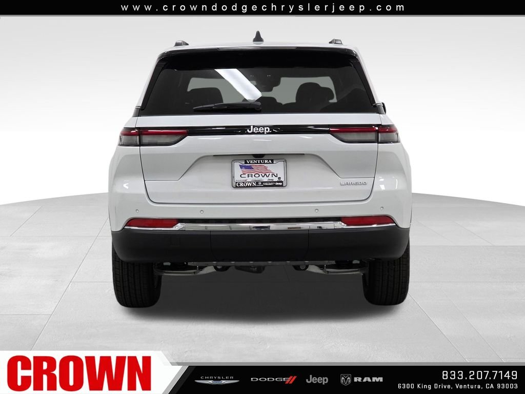 New 2026 Bright White Clear-Coat Exterior Paint Jeep Laredo image 6