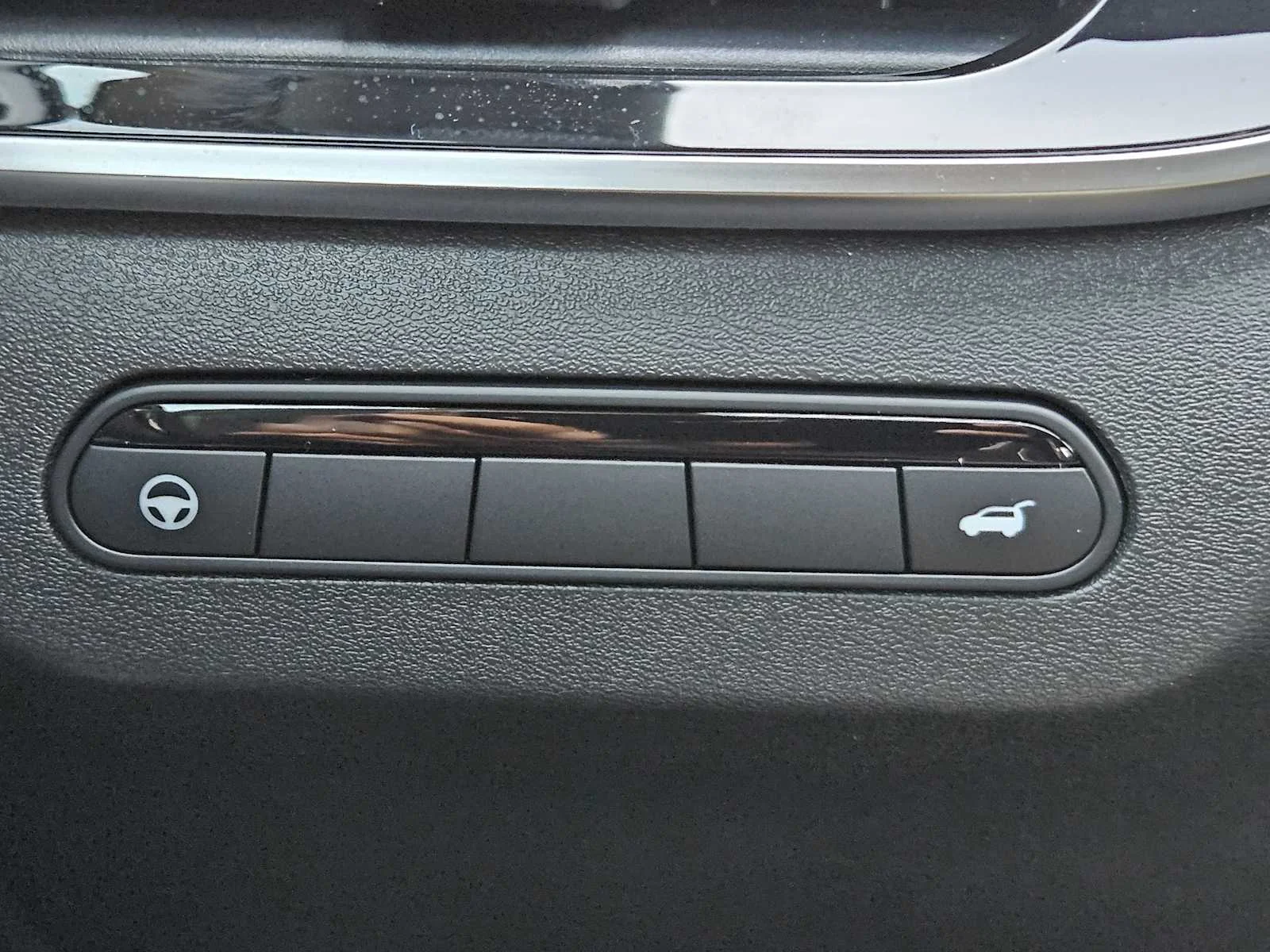 New 2027 2T RAD WHT INFINITI Sport AWD image 16