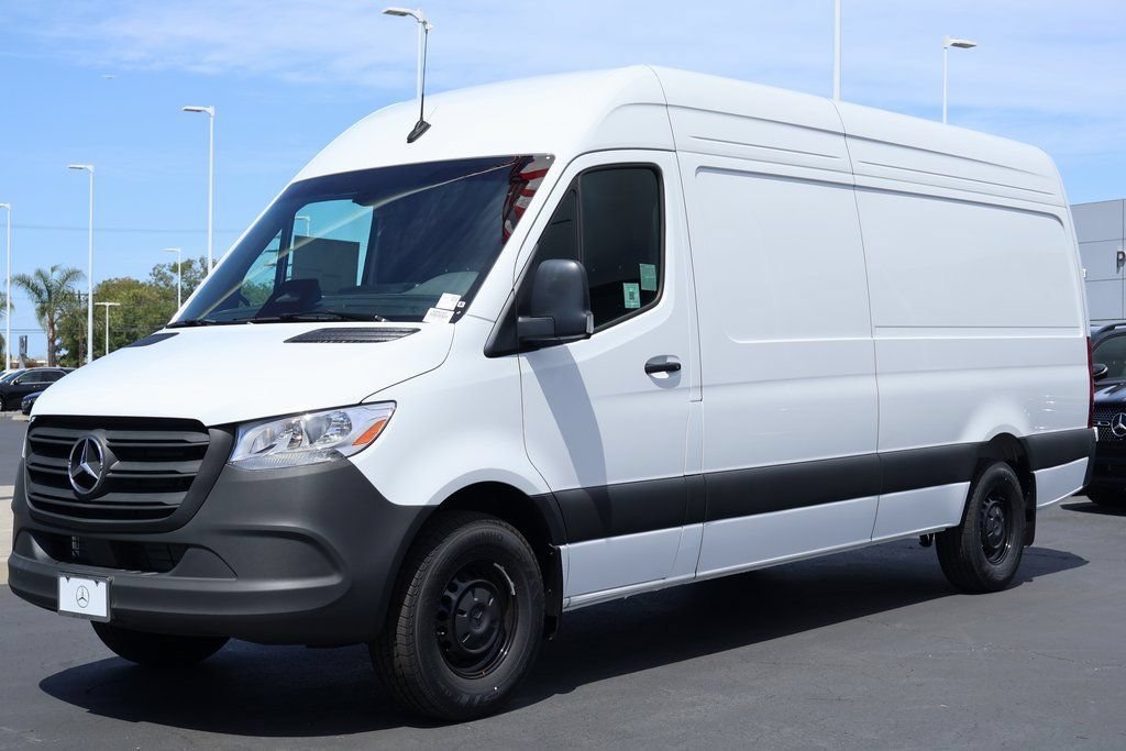New 2026 Arctic White Mercedes-Benz Cargo 170 WB image 11