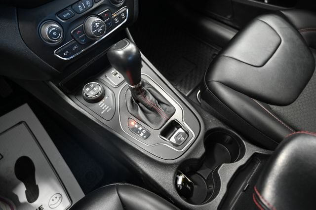 2022 Jeep Cherokee Trailhawk - Photo 19