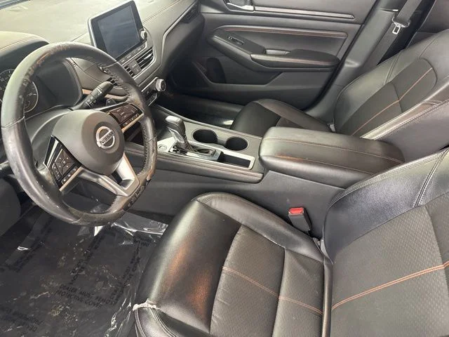 Used 2020 White Nissan 2.5 SR image 20