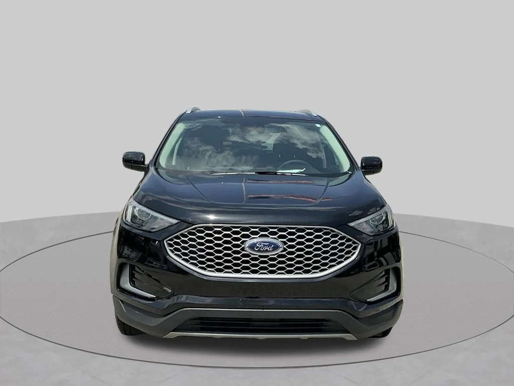 Used 2023 Black Ford SEL image 15